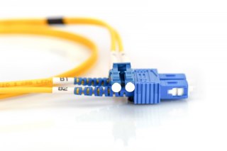 Digitus Patch cord światłowodowy FO LC-SC SM 9/125 OS2 duplex LSOH 10m Żółty